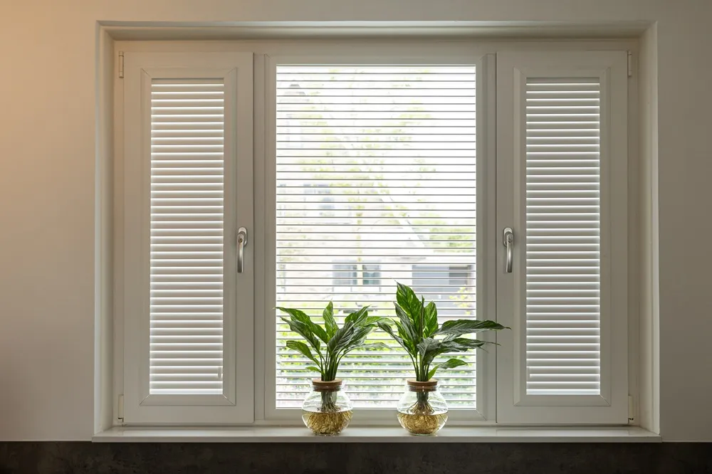 KeJe Lamella shutter in frame